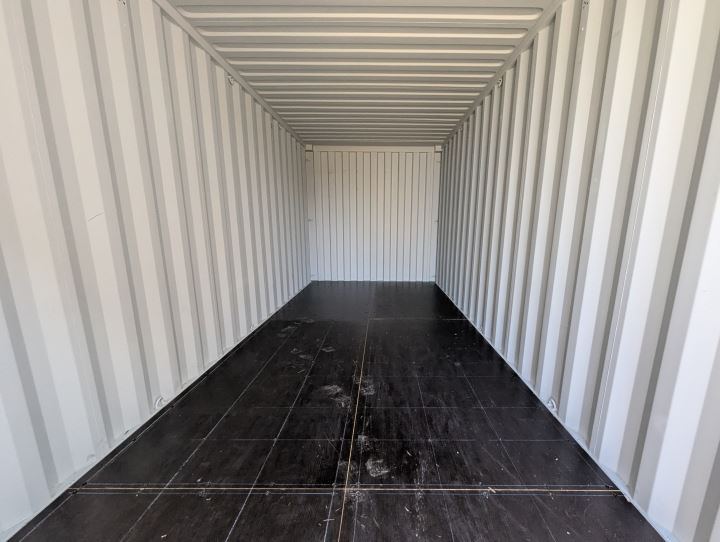 Clean container interior