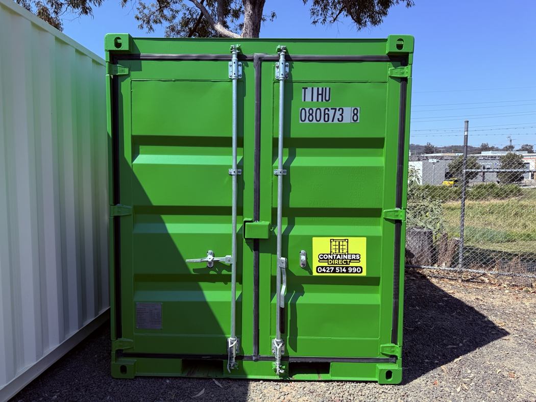 10ft green container – front